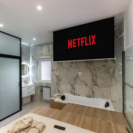 Daire Netflix & Bubbles Clichy