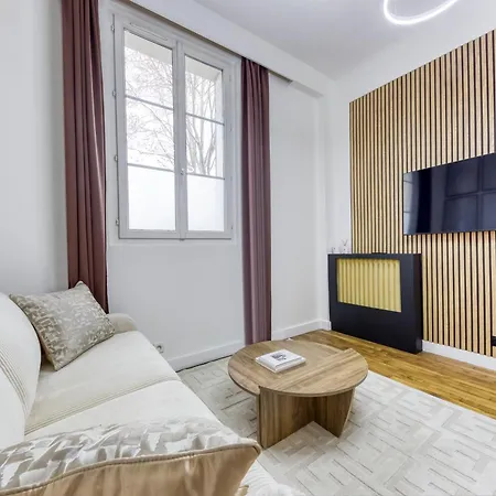Jacuzzi Romantique, Cosy, Cinema, Paris 10min * كليشي