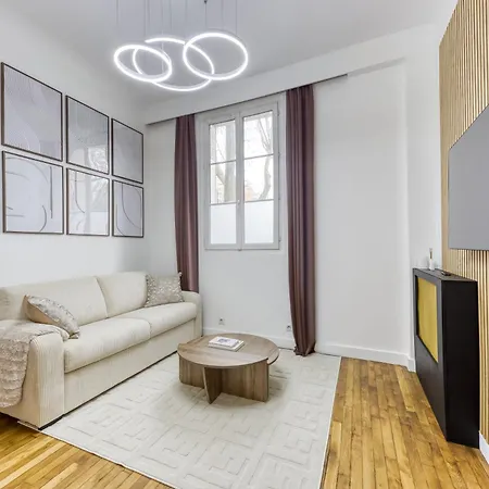 Jacuzzi Romantique, Cosy, Cinema, Paris 10min شقة *
