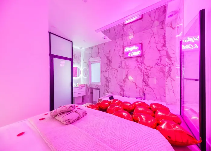 Jacuzzi Romantique, Cosy, Home Cinema, Paris 10Min Clichy