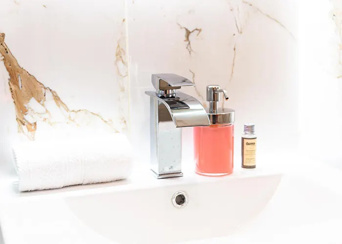 Jacuzzi Romantique, Cosy, Home Cinema, Paris 10Min